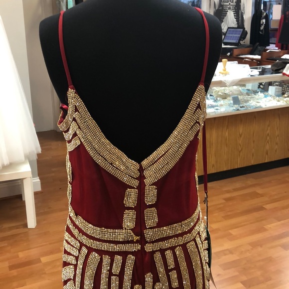 ⭐️SOLD OUT⭐️ Burgundy special occasion dress - Picture 5 of 7